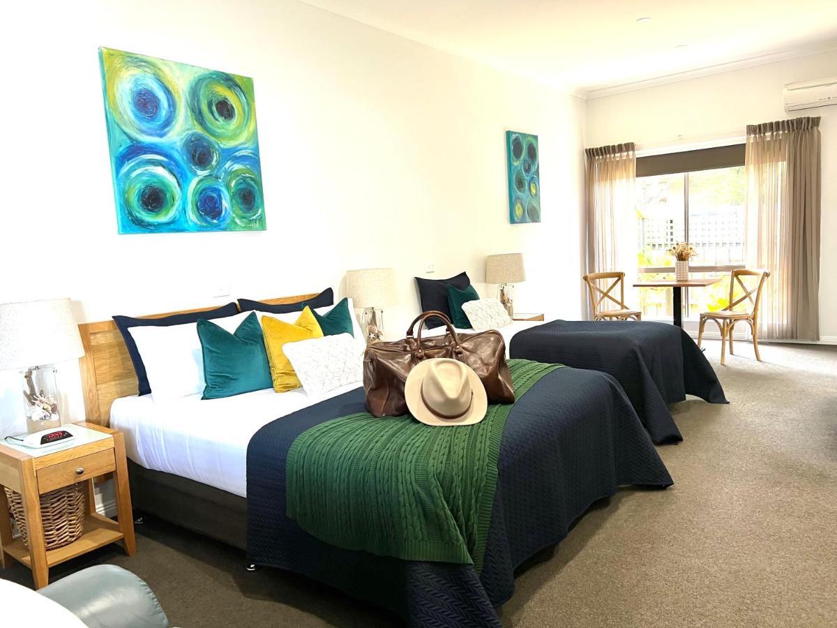 Coastal Waters Motor Inn Lakes Entrance Exterior photo
