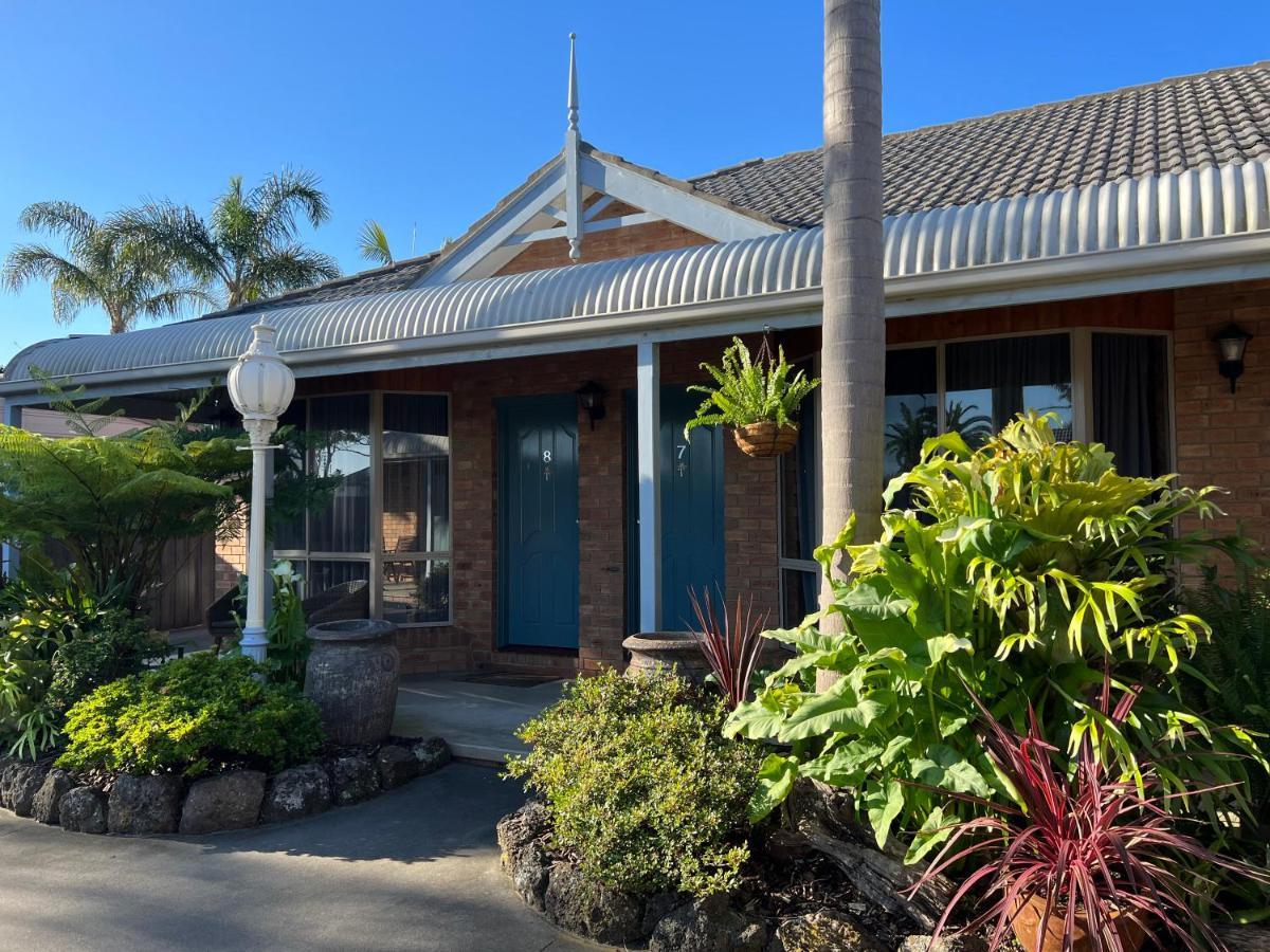 Coastal Waters Motor Inn Lakes Entrance Exterior photo
